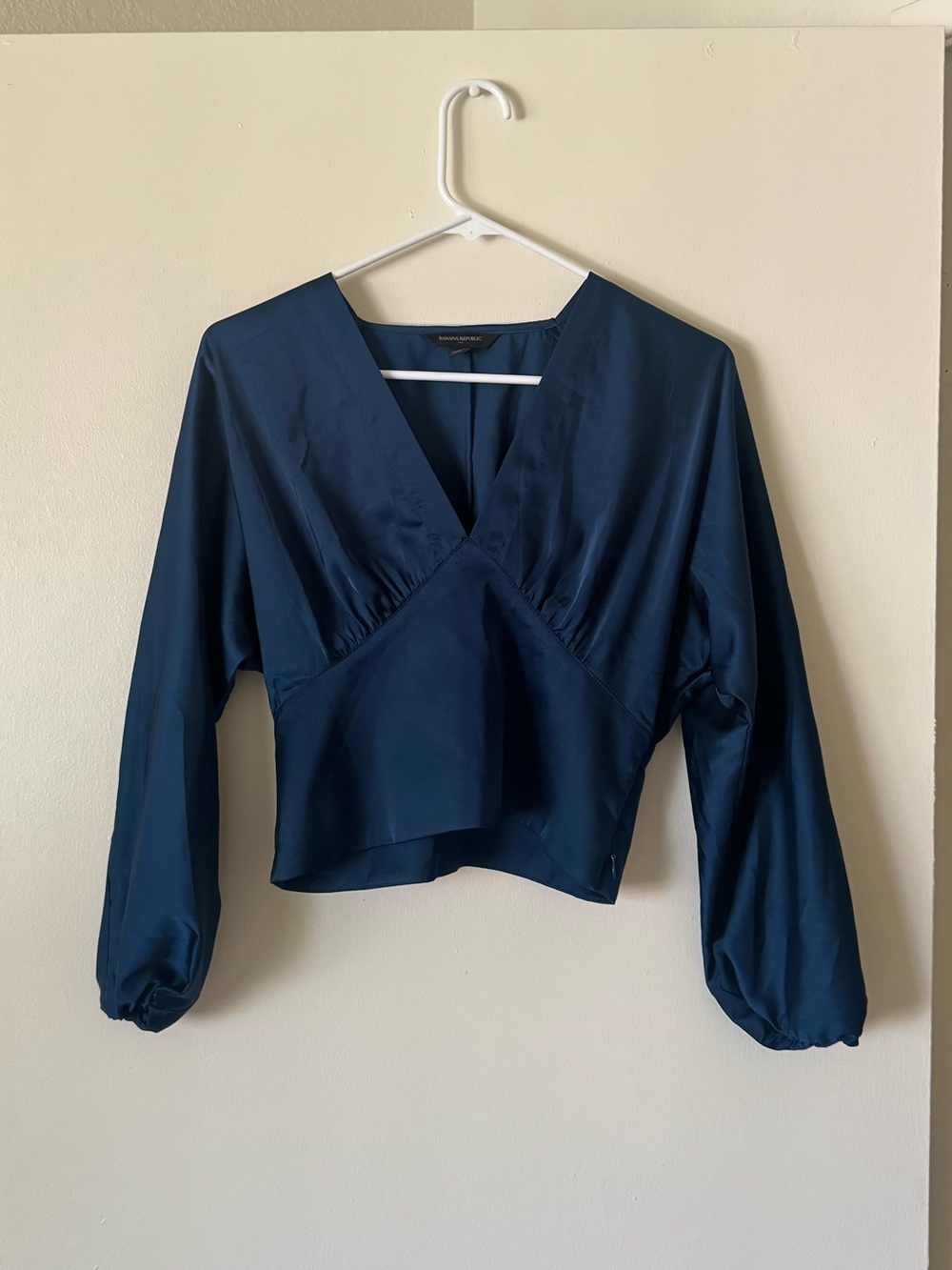 Banana Republic Royal Blue Satin V-Neck Balloon Sleeve Crop Blouse